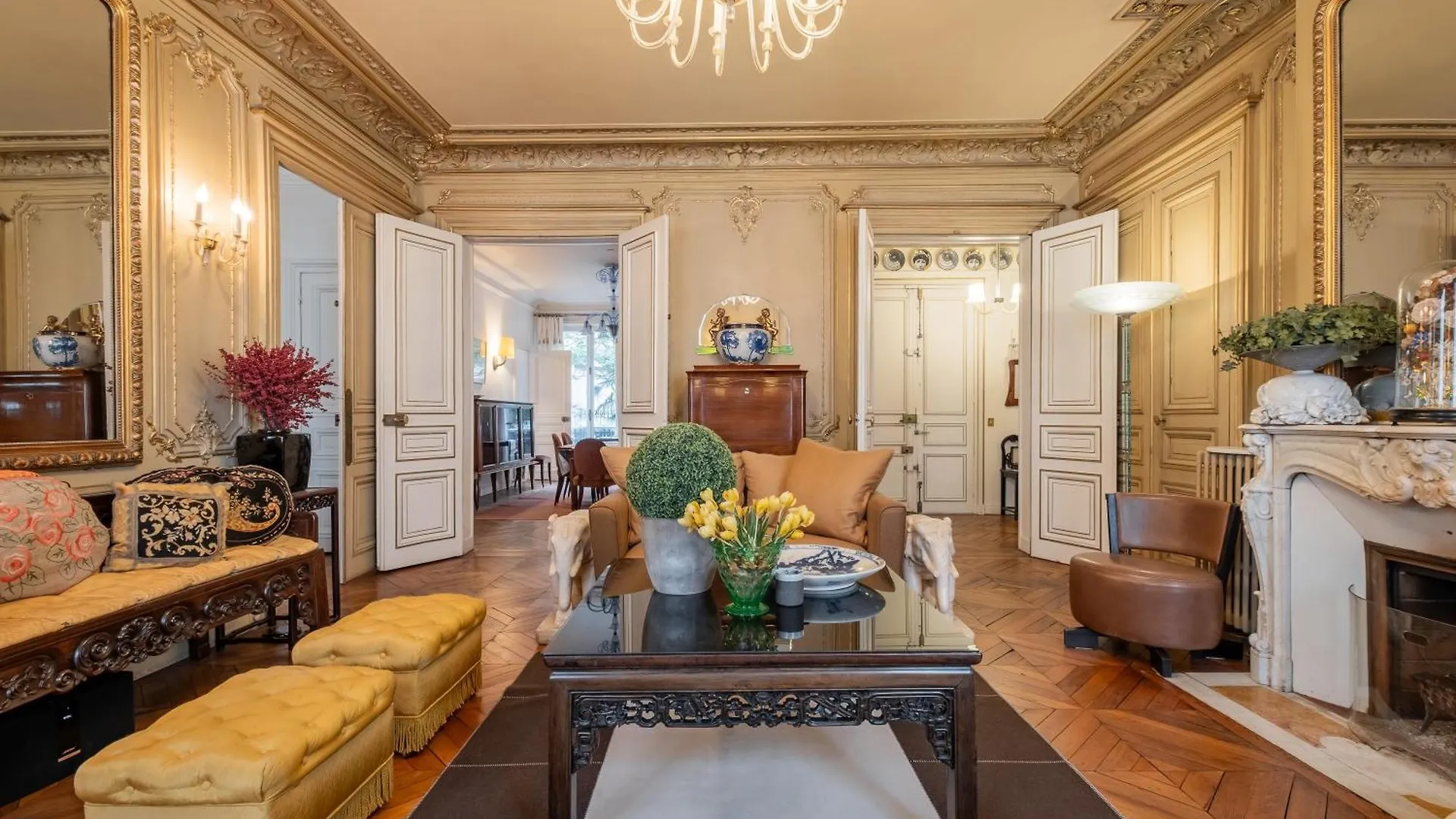 Apartment Veeve - Ornate Beauty