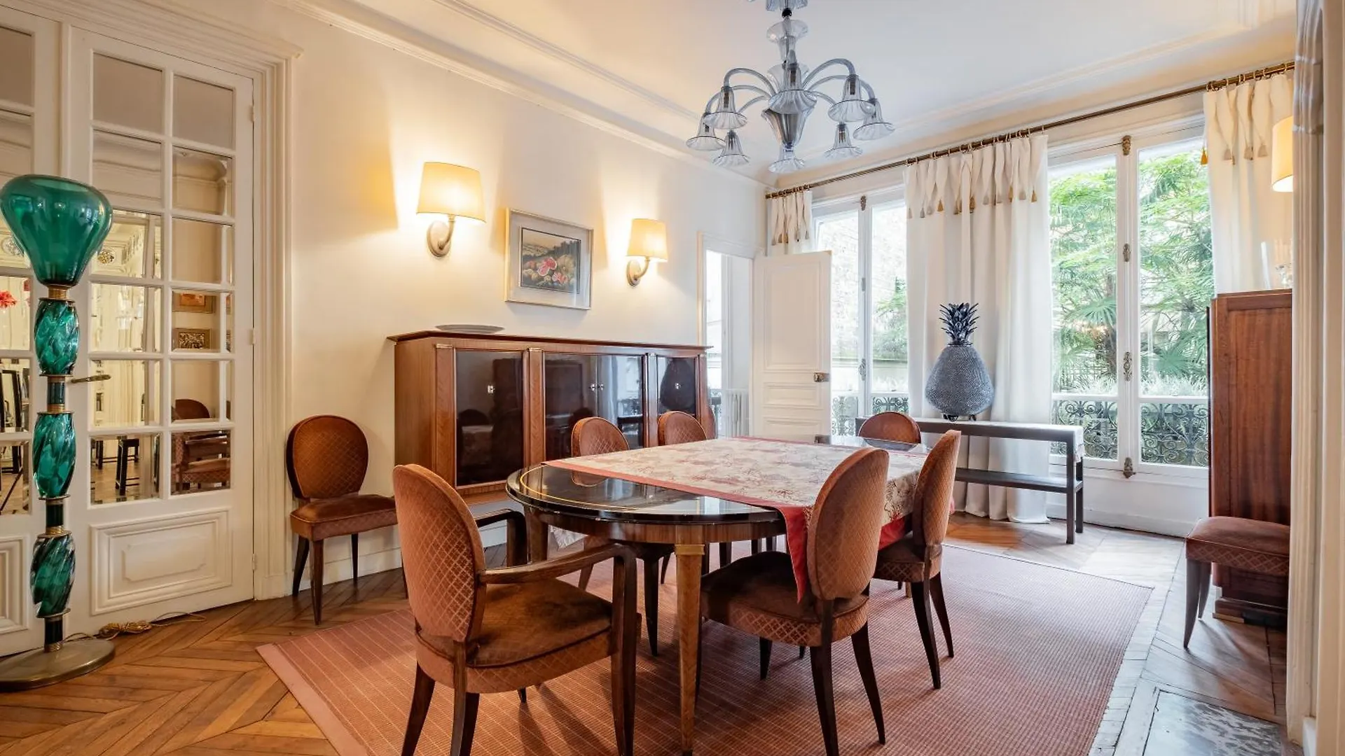 Apartment Veeve - Ornate Beauty Paris