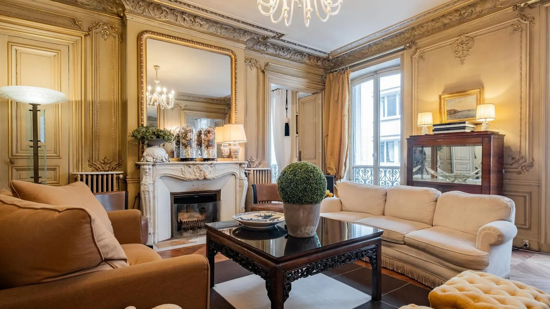 Veeve - Ornate Beauty * Paris